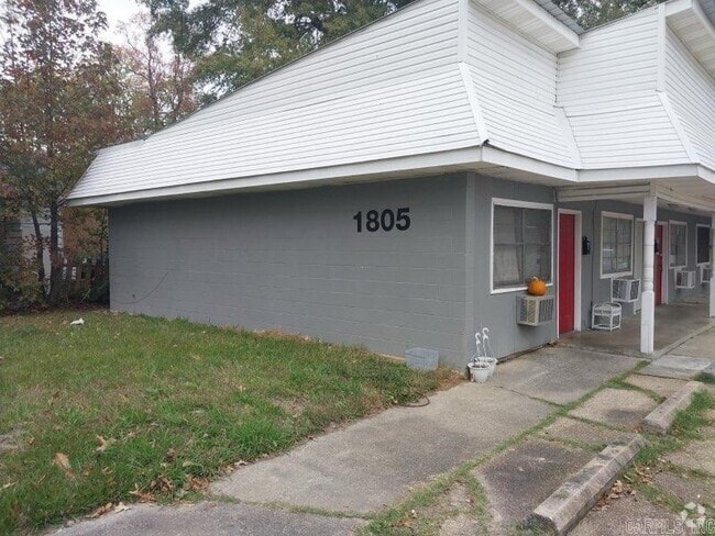 Building Photo - 1805 S Beech St Unit E Rental