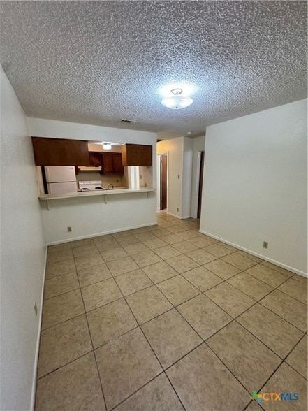 Photo - 209 Versailles St
