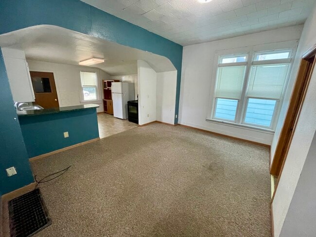 Photo - 720 W Lincoln Ave