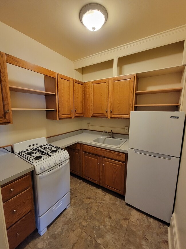 Photo - 33-35 S Goodman St.