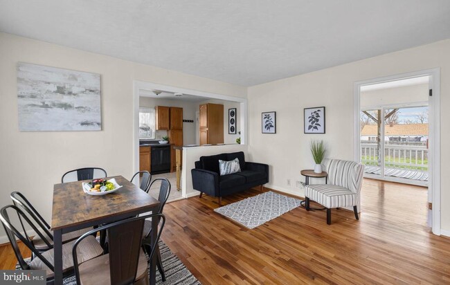 Photo - 405 E 7th Ave