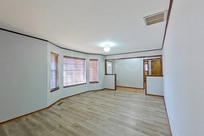 Photo - 1205 Mockingbird Ln