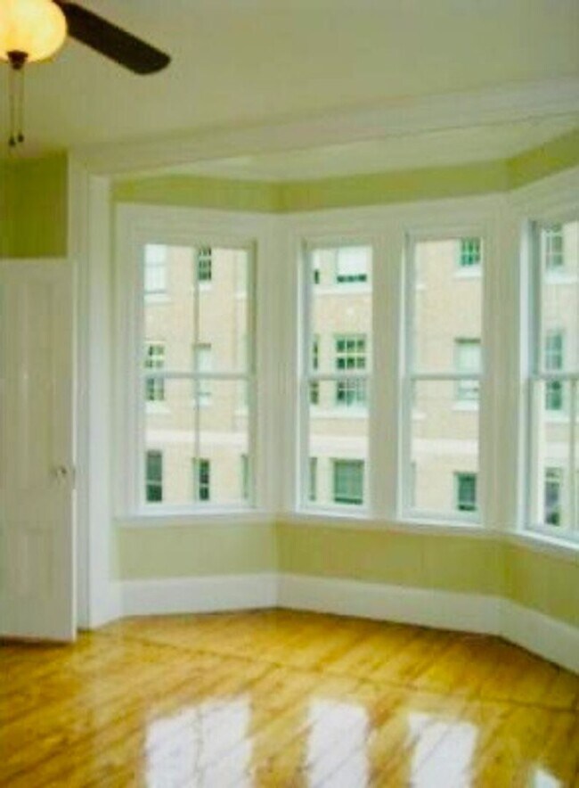 Photo - Huge 8-Bedroom House with Laundry in Unit and Free Cleaning Service Incl!