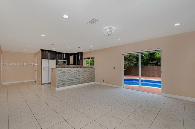 Photo - 401 SW 76th Terrace