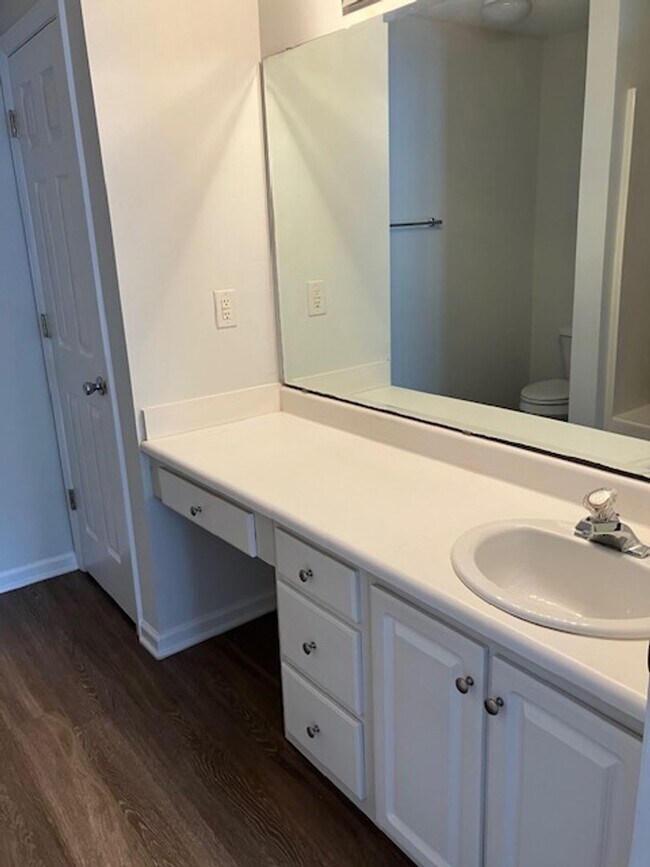 Photo - 5006-04 Unit 5006-04