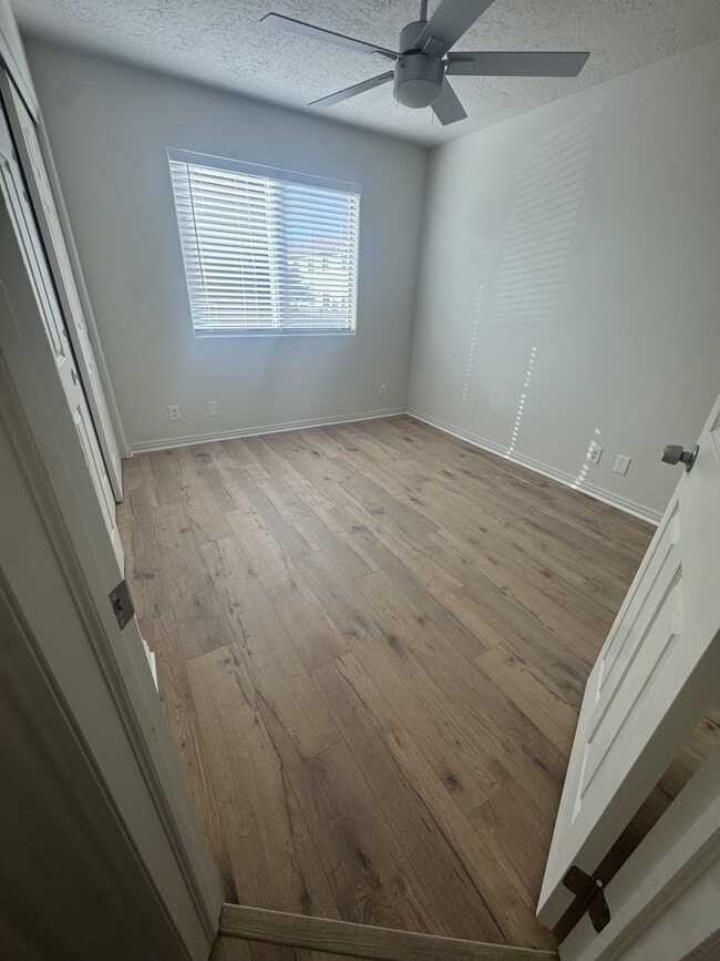 Photo - 1122 E 300 S