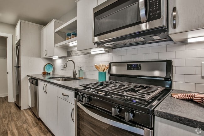 Building Photo - Avonlea Riverside Rental