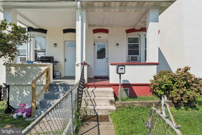 Photo - 540 46th St