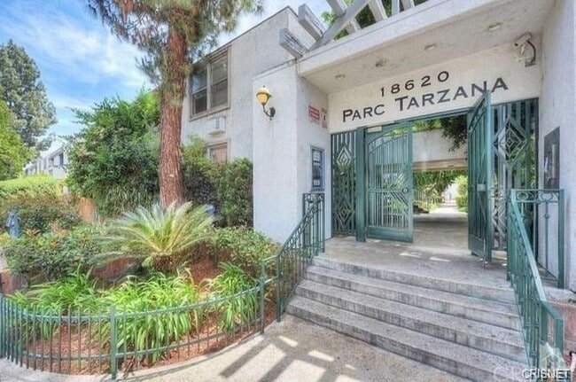 Photo - 18620 Hatteras St Unidad 286