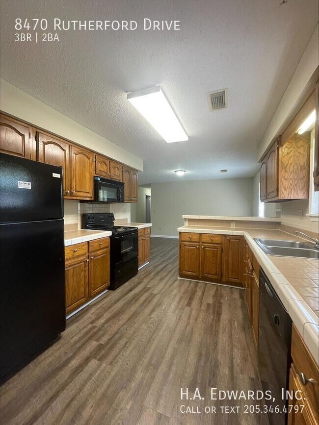 Photo - 8470 Rutherford Dr