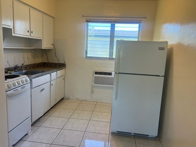 Photo - 525 NE 150th St Unit 2