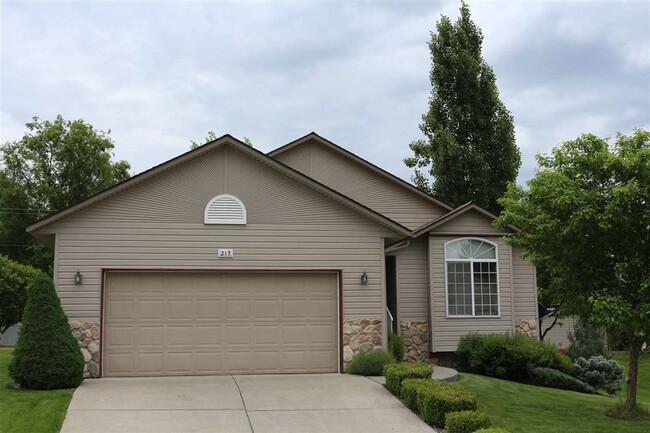 Beautiful home in gated private community - Beautiful home in gated private community