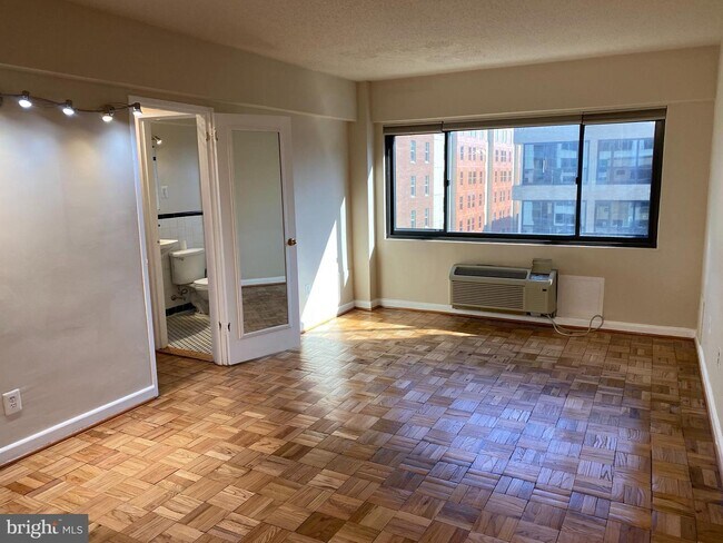 Photo - 2141 I St NW Unit 806