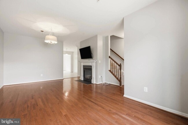 677 Tivoli Rd