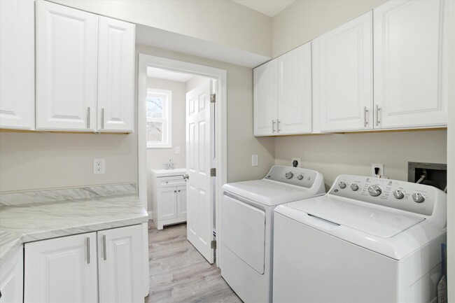 Photo - 254 Auburn St Unit 1st Floor