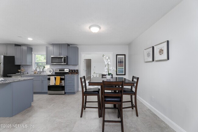 Photo - 7869 Jolliet Dr