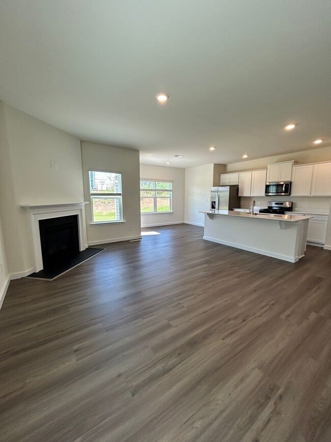 Photo - New Construction! 5 bedrooms, 3.5 baths, bonus room, plenty of storage, 2 car garage!