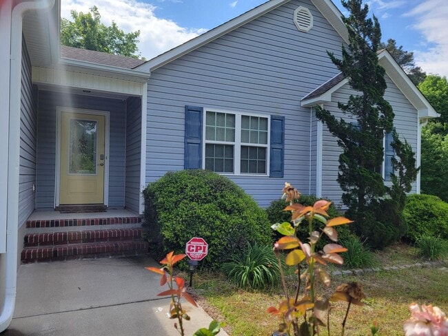 Photo - 115 Blue Bird Ln