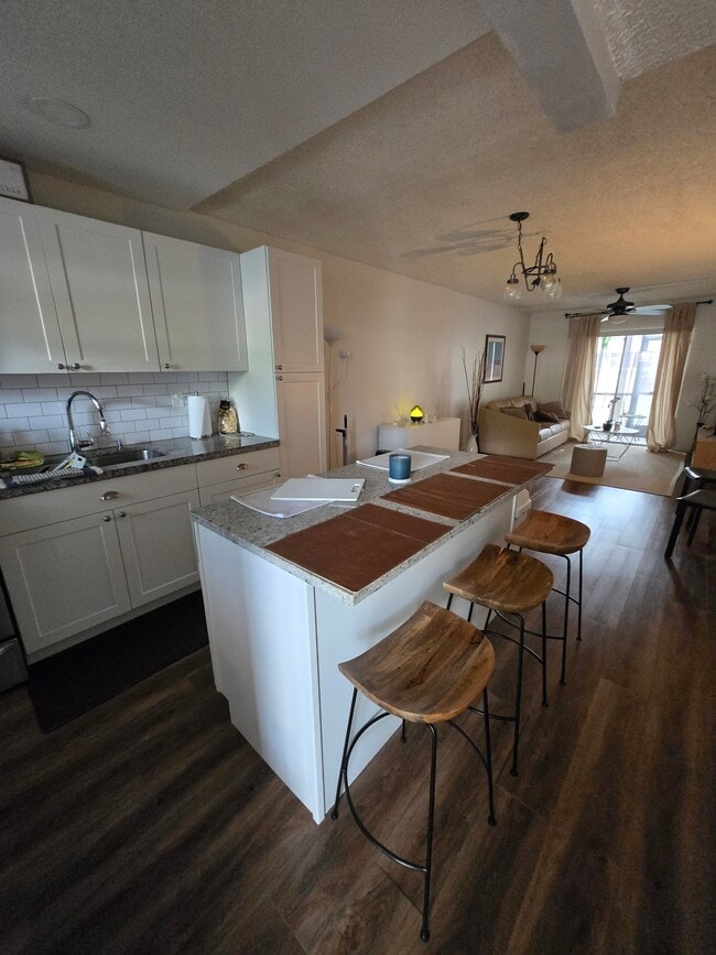 Photo - 7420 Stirling Rd