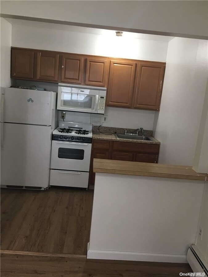 11 Byron Pl Apartment Dix Hills, NY