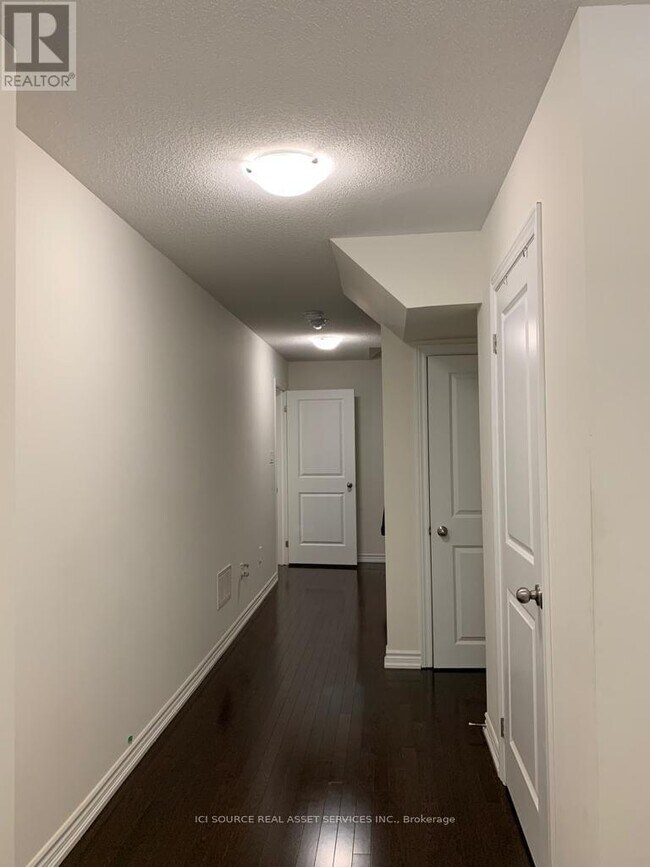 Photo - 60 Donald Ficht Cres