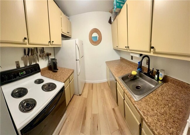 Photo - 392 S Main St Unidad 72