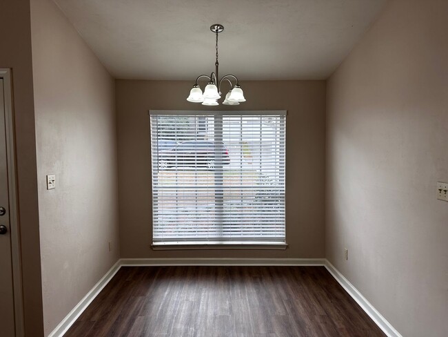 Photo - 7345 Hollis St