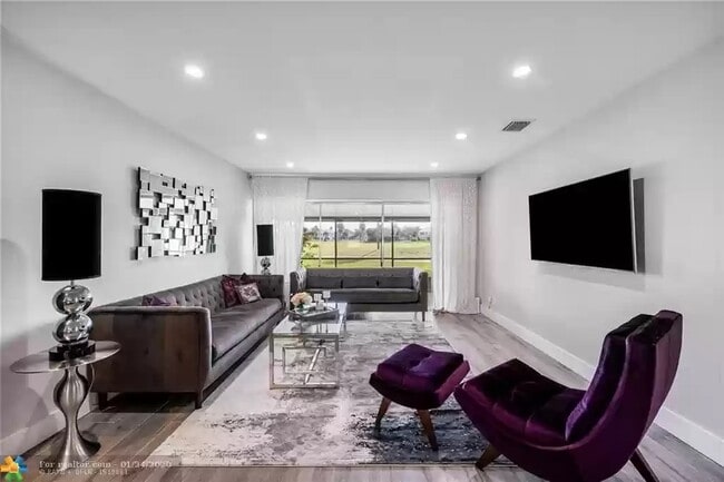 Building Photo - 9922 NW 65th Ct Unit A14