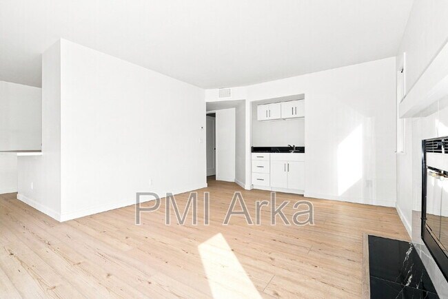Photo - 9800 Roosevelt Way NE Unit Apartment 14,
