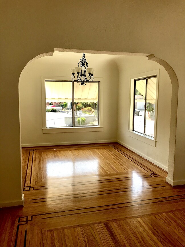 Photo - 2779 Lakewood Ave N