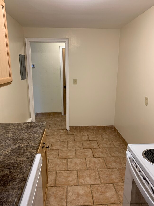 Photo - 859 St Paul Ave Unidad 9