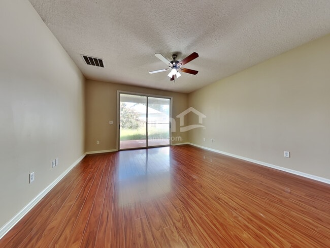 Photo - 658 Southland Ln