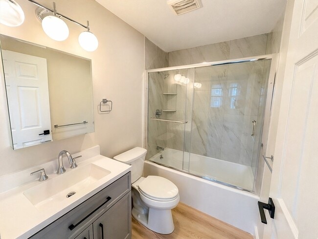 Photo - 53 White St Unit 1