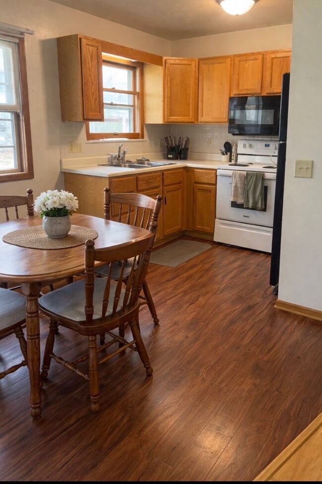 Photo - 6398 Nesbitt Rd Unit 3 bedroom