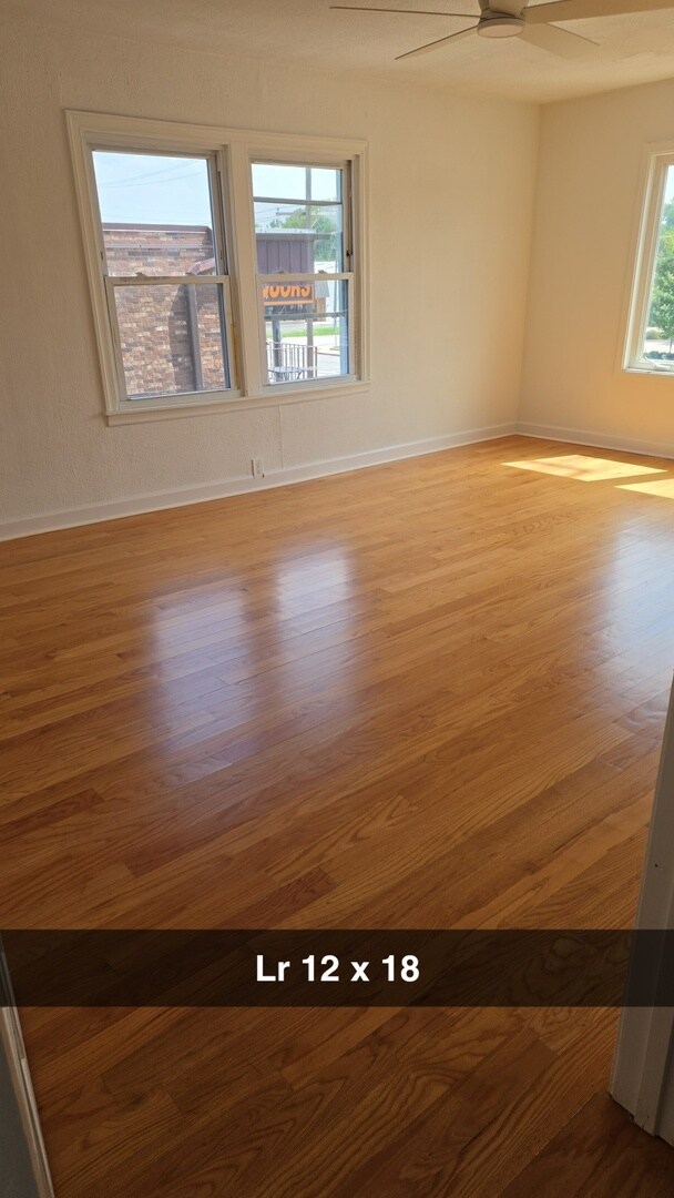 318 W Ogden Ave