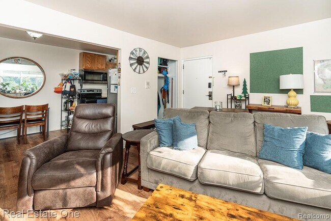 Photo - 803 Plate St Unit 208