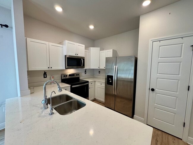 Photo - 272 The Prado