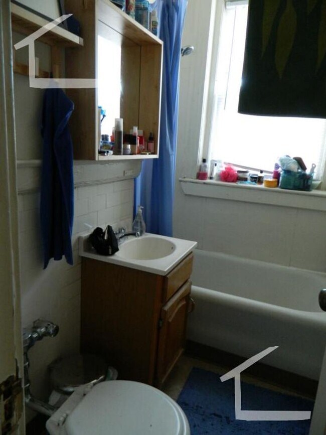 Photo - Great 1 bedroom Available NOW! (Fenway)