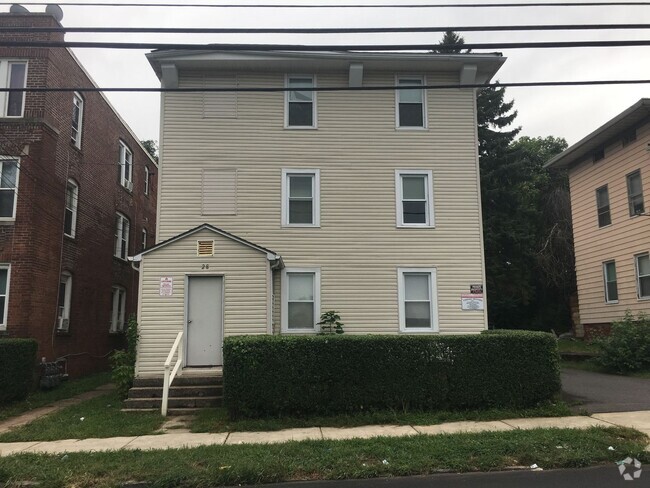 Building Photo - 28 Oak St Unit 1 Rental