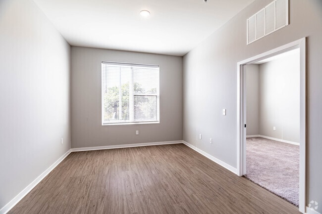 1BR, 1BA - 632SF Living Room