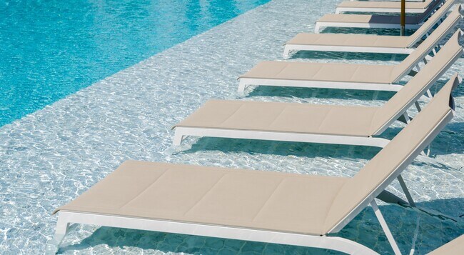 Building Photo - Lucent