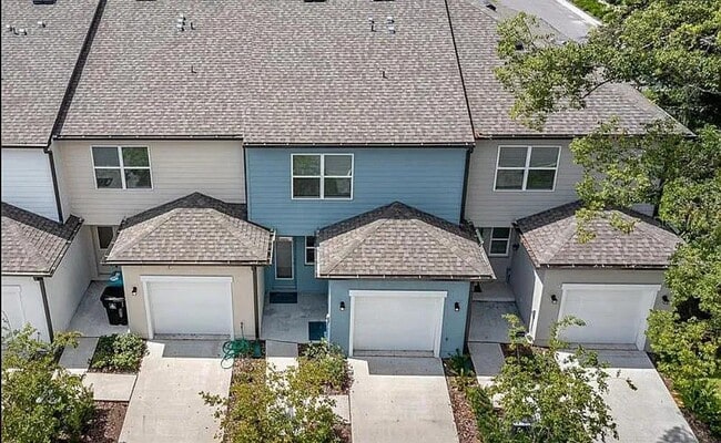 Photo - 3261 Merton Alley