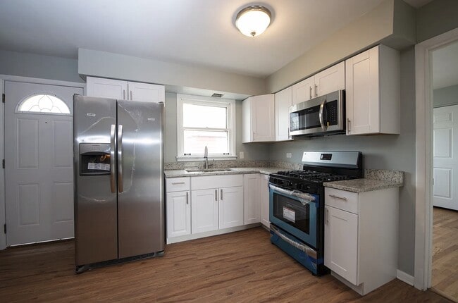 Photo - 16450 Roy St