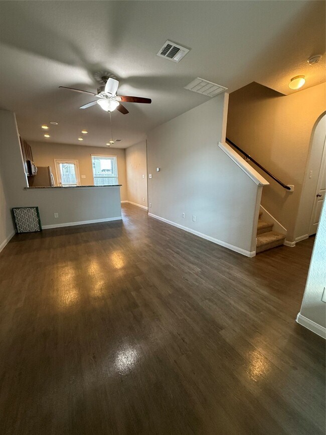 Photo - 7527 Merrylands Dr