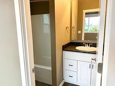 Photo - 2633 12th St SE