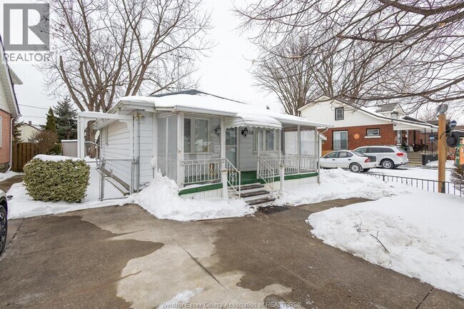 Photo - 3159 Byng Rd