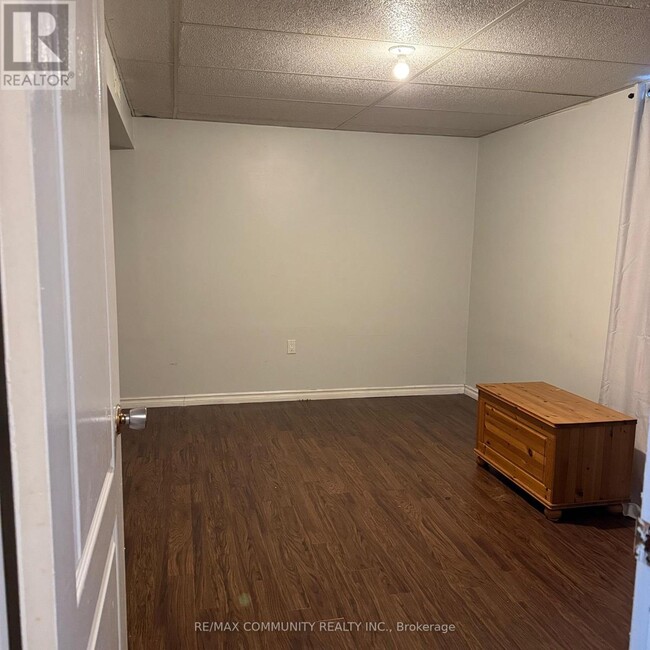 Photo - 108 Ontario St