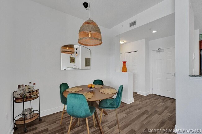 Photo - 511 Lucerne Ave Unit 613
