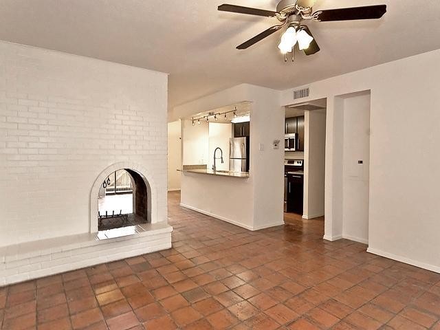 Photo - 5909 Birchbrook Dr Unit 131