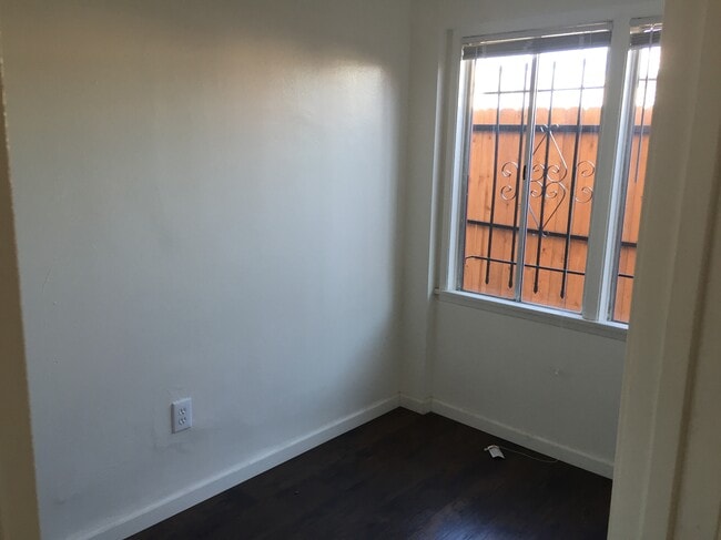 Photo - 7404 S Western Ave Unidad 5